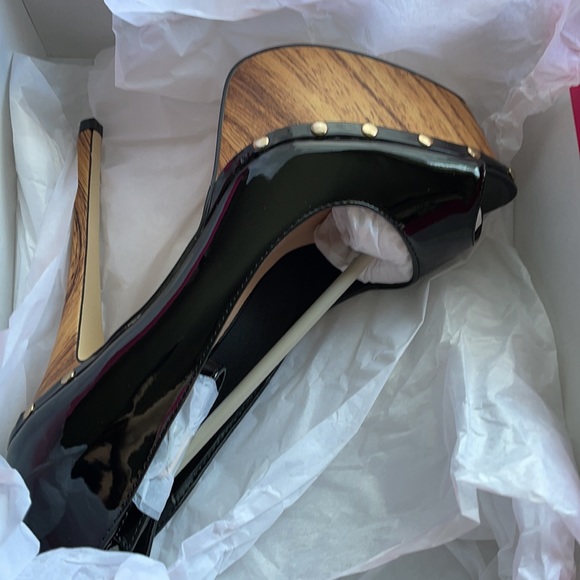 Black patent leather pump - Picture 2 of 5